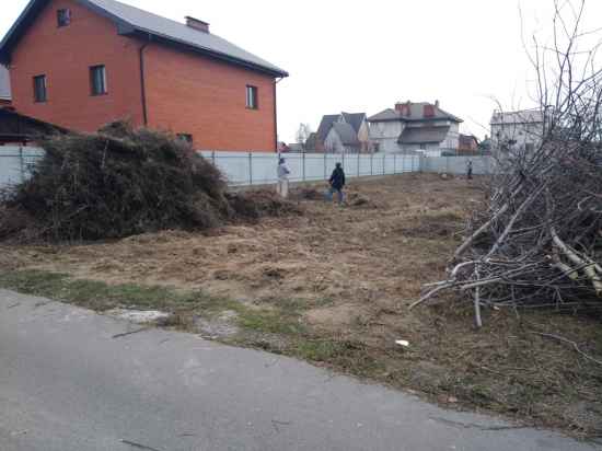 uborka-skoshennoj-travy-i-buryana